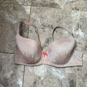 Victoria's Secret Lace Bra in Cream and Pink